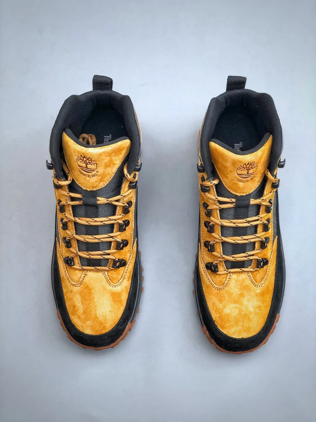 Local self-pickup💰480 supports store delivery. New goods🚀Timberland Timberland/Timberland outdoor high-top casual Martin boots series. Guangdong factory quality. Original box and original packaging. The fabric is made of Italian 🇮🇹 top-grade frosted fine-grained cowhide. It is paired with anti-odor and anti-corrosion genuine leather latex insoles to give you a perfect wearing experience. High-quality and durable. A must-have for sportsmen. Specially designed to treat those who are not handsome. High-quality and first-class foot feel. Size: 39-44